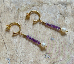 Vergoldete 925 Silber Ohrringe mit Amethysten und Perlen