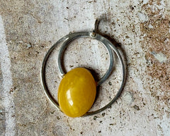 Runder 925 Silber Anhänger mit gelbem Bernstein