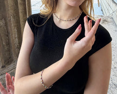 Collier aus Messing mit Smaragden und mehrfarbigen Edelsteinen