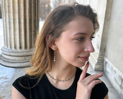 Collier aus Messing mit Smaragden und mehrfarbigen Edelsteinen