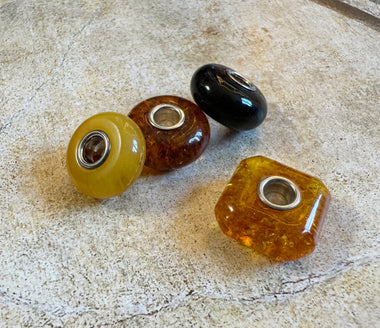 Bernstein Charms mit 925 Silber in Cognacfarbe, Kirschfarbe oder Gelb