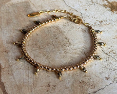 Vergoldetes 925 Silber Armband mit Hämatiten und Glasperlen