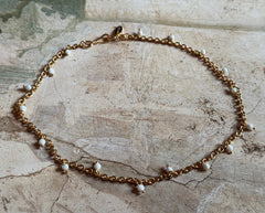 Messing Collier mit Mondsteinen