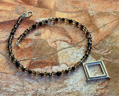 925 Silber Collier mit gotischem Anhänger in Rautenform