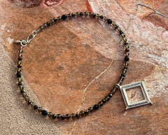 925 Silber Collier mit gotischem Anhänger in Rautenform