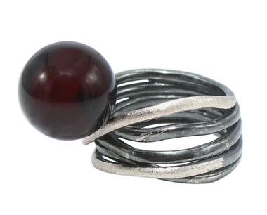 Moderner oxidierter 925 Silber Ring mit Bernsteinkugel