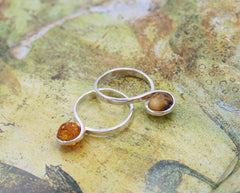 Umwickelter 925 Silber Cognac-Bernsteinkugel Ring