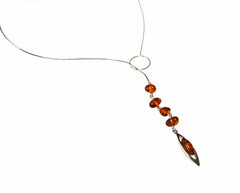 Zierliche längliche Silber Bernstein Kette in Cognac-Farbe