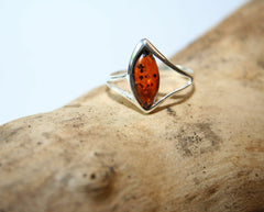 Moderner 925 Silber Ring mit Marquise-Bernstein