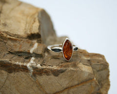 925 Silber Ring mit Marquise-Bernstein und Schlaufen