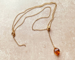 Vergoldete 925 Silber Y-Kette mit großem Bernstein in Cognacfarbe