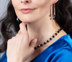 Elegantes Collier mit vergoldetem und rhodiniertem 925 Silber mit blauen Bernstein-Cubes