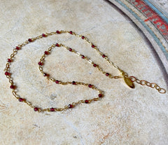 Zierliches vergoldetes 925 Silber Collier mit roten Granatsteinen
