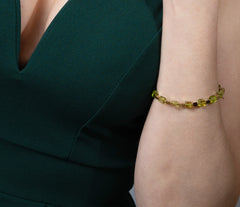 Elegantes Armband mit grünen Bernstein-Cubes und vergoldeten 925 Silber Dreiecken