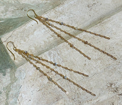 Lange vergoldete 925 Silberketten Ohrringe mit kleinen Botswana Achatsteinen