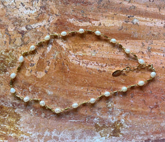 Vergoldetes 925 Silber Collier mit Hämatit und weißen Zuchtperlen