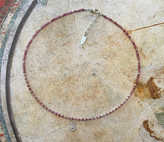 Rosa Turmalin Collier mit 925 Silber Anhänger in Tropfenform
