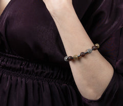 Gelbes Bernstein Armband mit glitzernden Zirkonen